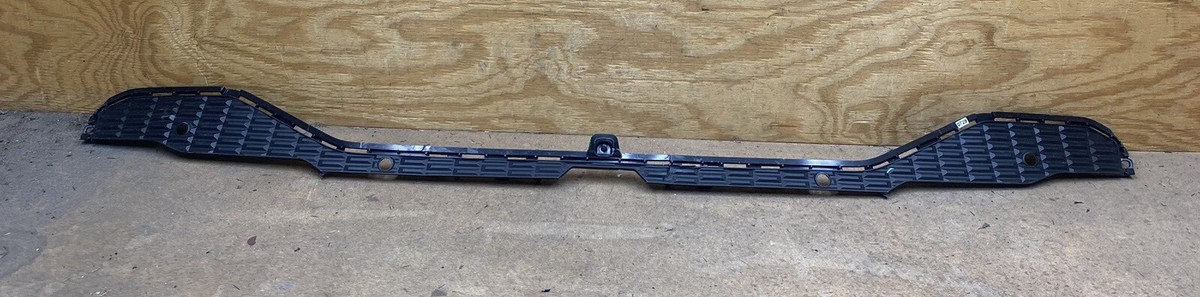 y kei 2023-2024 Kia Sportage Rear Bumper Moulding Assy 86693-DW000
