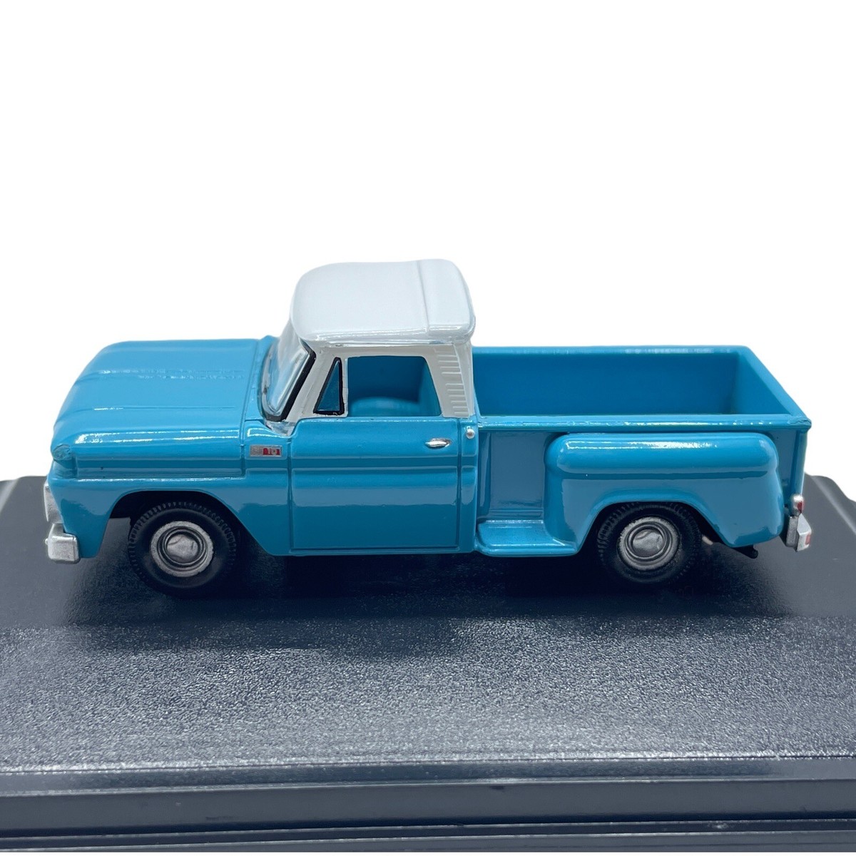 1965 Chevrolet C10 Stepside Pick up Truck Diecast car 1:87 Scale