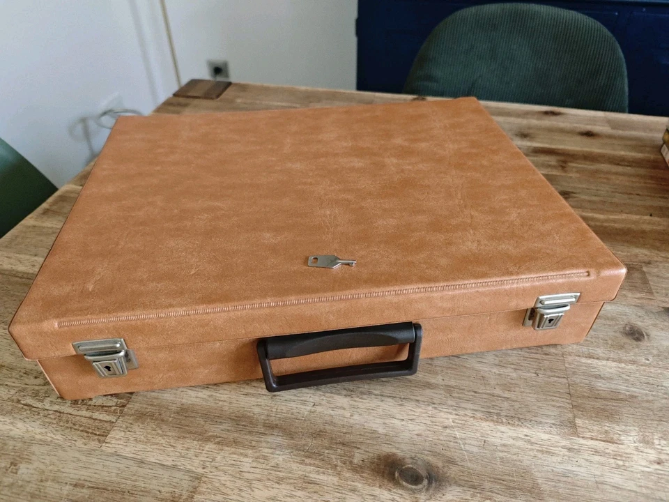 VALISE RANGEMENT VALISETTE MALLETTE 40 CASSETTES AUDIO K7 VINTAGE ANNÉES 80 !  - Photo 1/4
