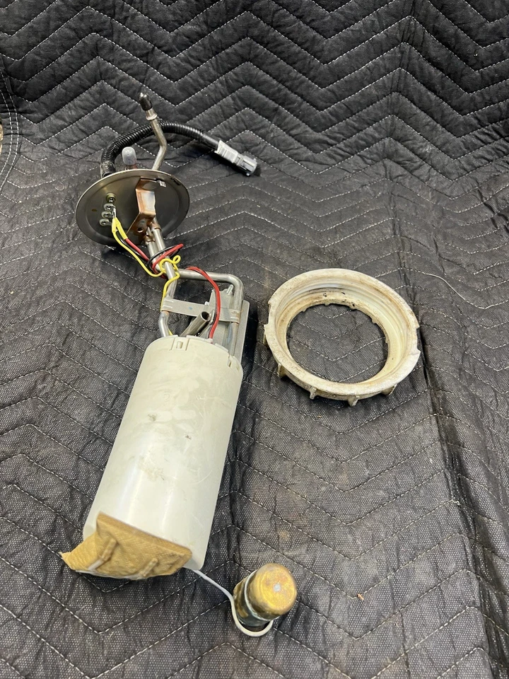 Motorcraft F6TU-9A407-BB Fuel Pump (Genuine) - Image 2 of 4