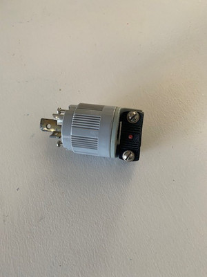 Arrow Hart 4721 NEMA L5-15 Auto Grip Dead Front Plug 15A 125V 2P 3W Nylon/Lexan