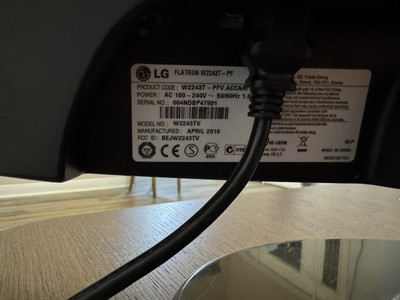 LG Flatron W2243S 22