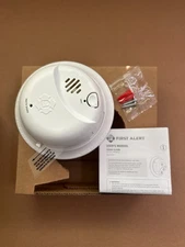 First Alert SMI100 Battery-Operated Smoke Alarm