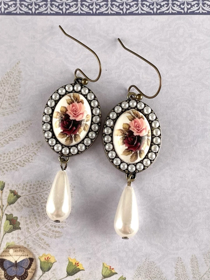 Pendientes colgantes de bronce con flores de perlas rosa para mujer hechos a mano joyas victorianas Foto 4 de 4