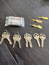 Lot 8 KWIKSET ORIGINAL FACTORY PRECUT KEYS KW1 , 4 smart key tools