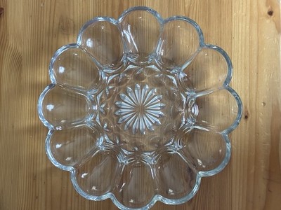 VTG Anchor Hocking ''Fairfield'' Clear Pressed Glass Starburst Deviled Egg Plate