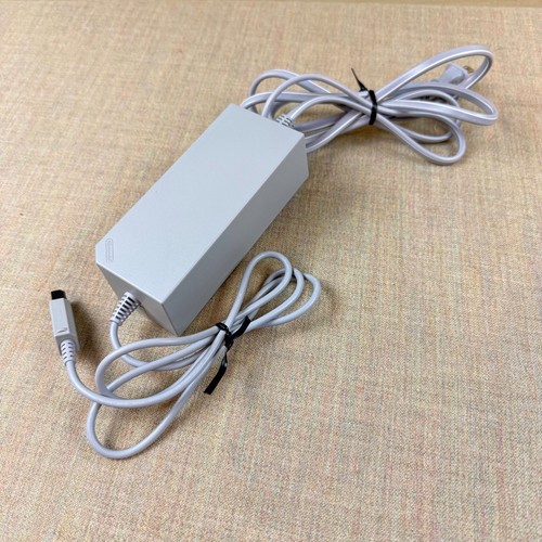 Pacchetto console Nintendo Wii RVL-001 - bianca - volante e gioco serie GT Pro - Foto 9 di 11
