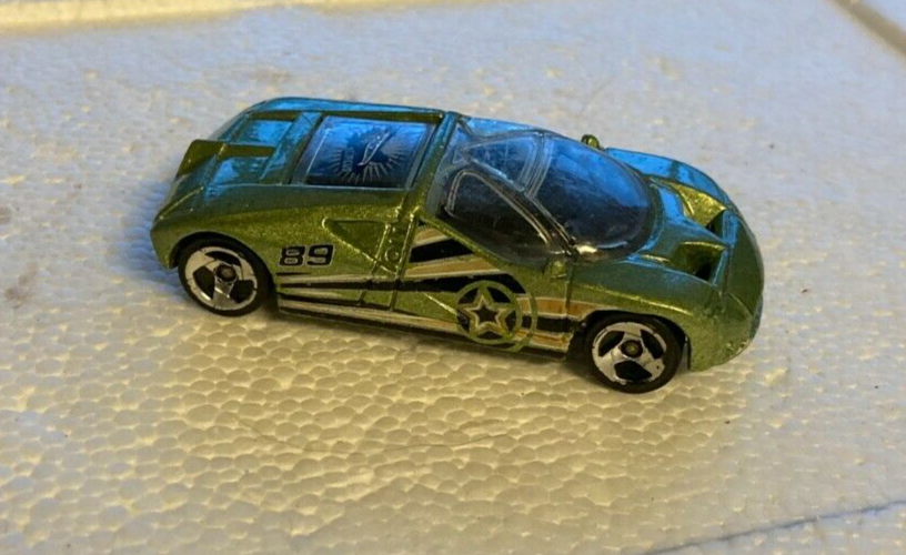 1997 Mattel Hot Wheels Green Diecast Sports Car B9 Toy Vehicle Model Auto
