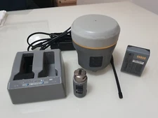 Trimble R-10 UHF GNSS RTK