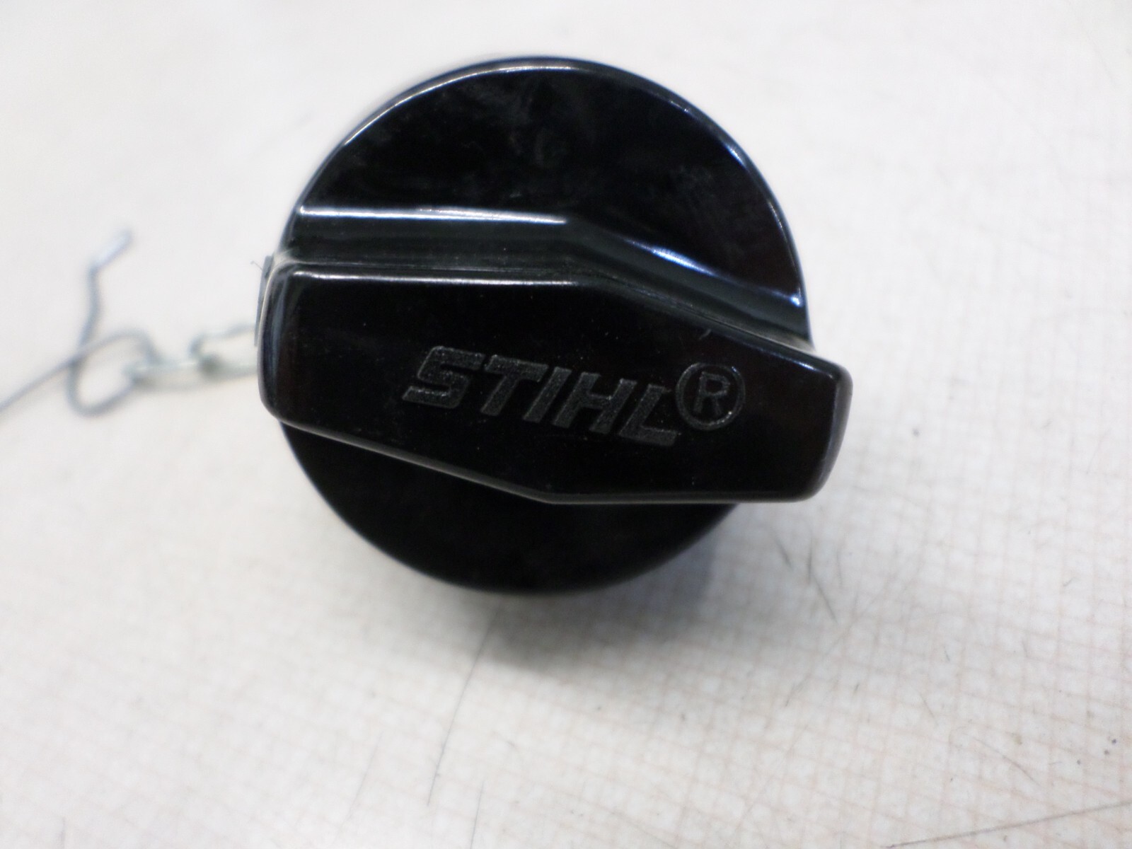 NEW OEM STIHL 041 045 051 056 075 CHAINSAW FUEL CAP PART 1110 350 0501