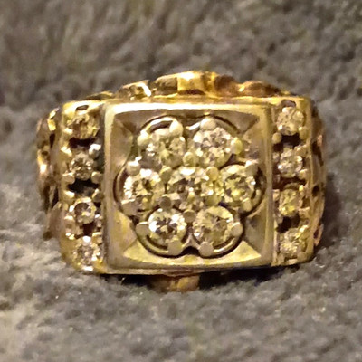10K Yellow Gold Diamond Cluster Prong Ring Size 8.5 10mm Band 14 Stones