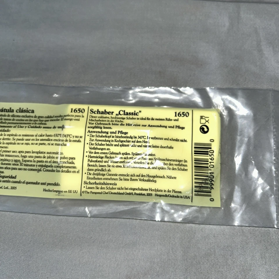 Pampered Chef Classic Scraper Spatula #1650 New in Package - Image 2 of 4