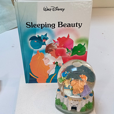 Walt Disney Sleeping Beauty Snowglobe Castle Base w/ Fairies + Book