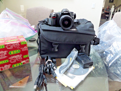NIKON D50 LARGE DIGITAL CAMERA WORKING BUNDLE 28-80 DX LENS 6.1 MEGAPIXELS