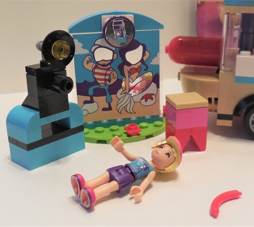 LEGO FRIENDS STEPHANIE AMUSEMENT PARK FOOD HOT DOG TRUCK VAN STAND 41129 SET LOT - Picture 3 of 8