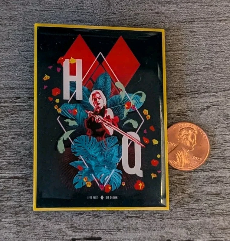 Prendedor de solapa promocional de la película Escuadrón Suicida Harley Quinn Diamantes Foto 3 de 4