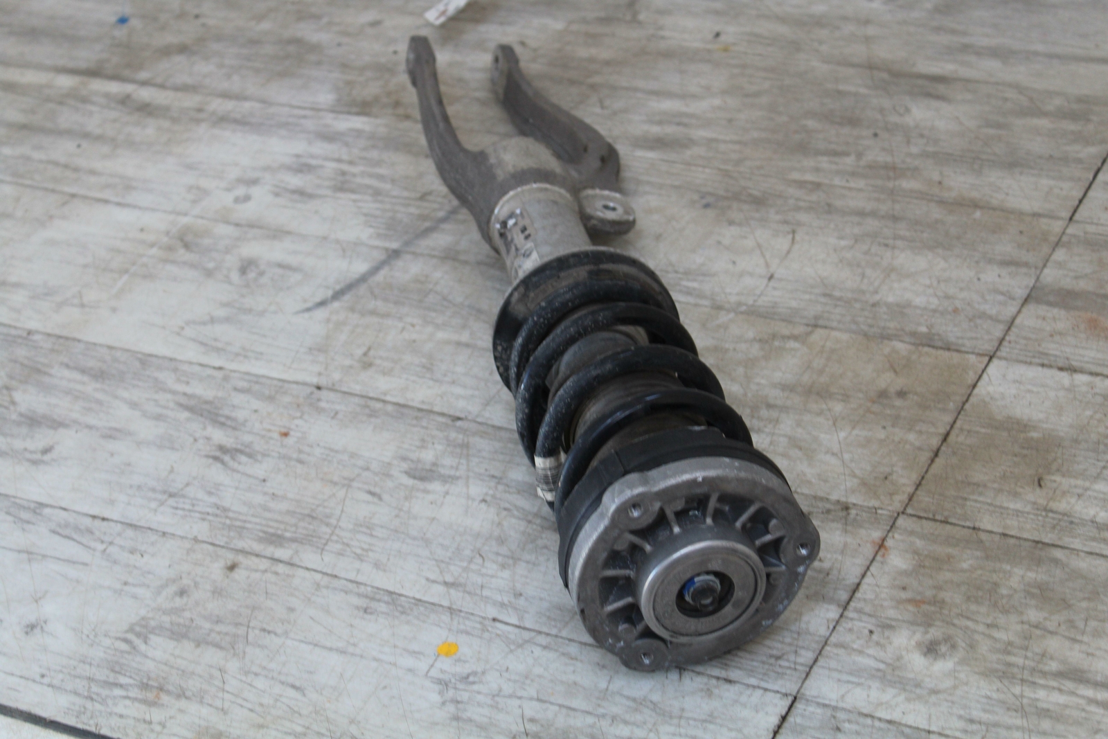 Strut Assembly BMW I8 Right 14 15 16 17