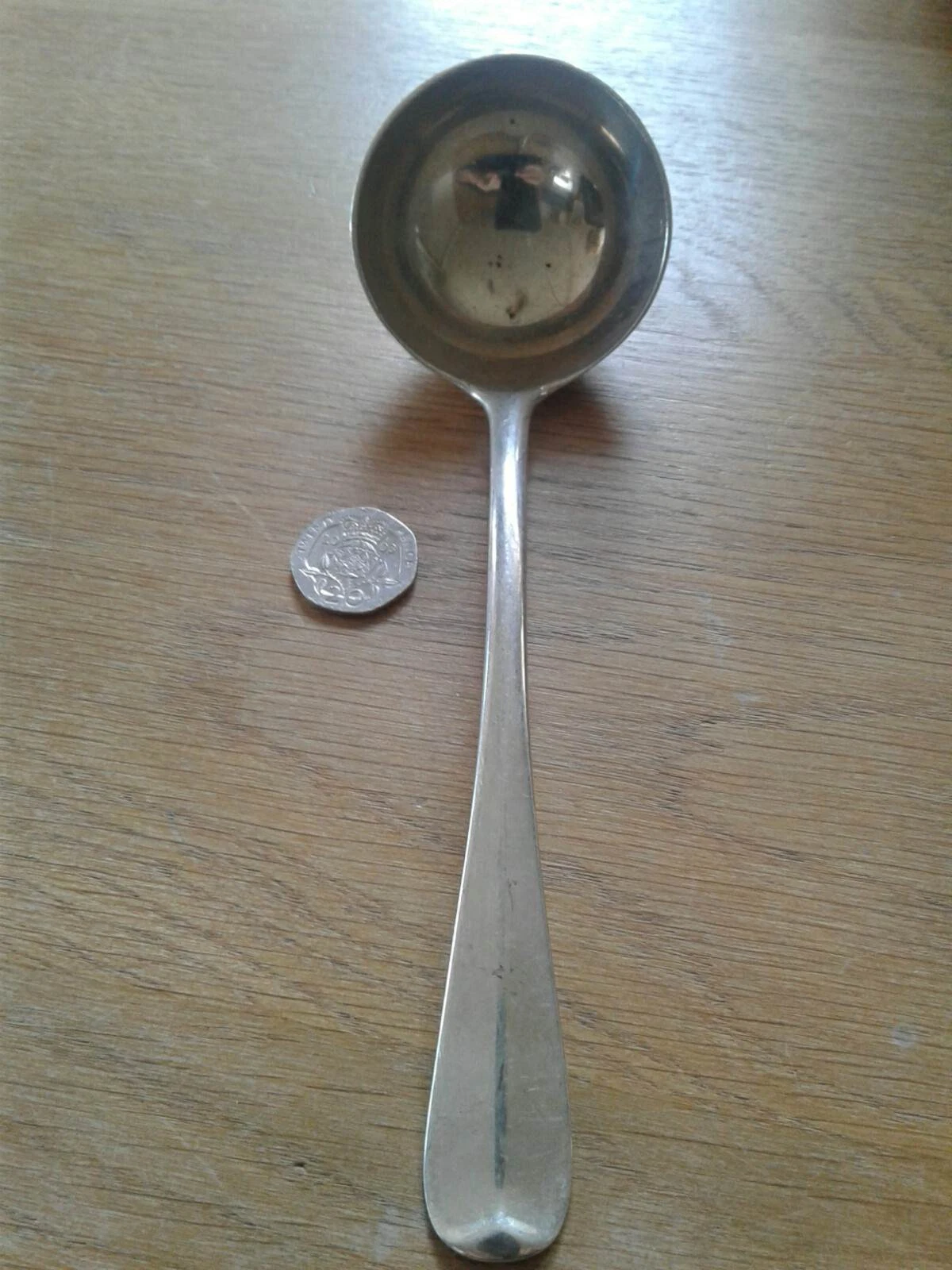 ANTIQUE SOLID STERLING SILVER, RAT TAIL PATTERN SAUCE LADLE LONDON 1921