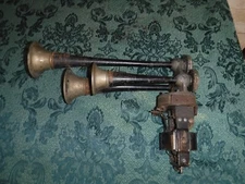 SPARTON CHIME BUGLE 3 TRUMPET HORN TESTED AND WORKING