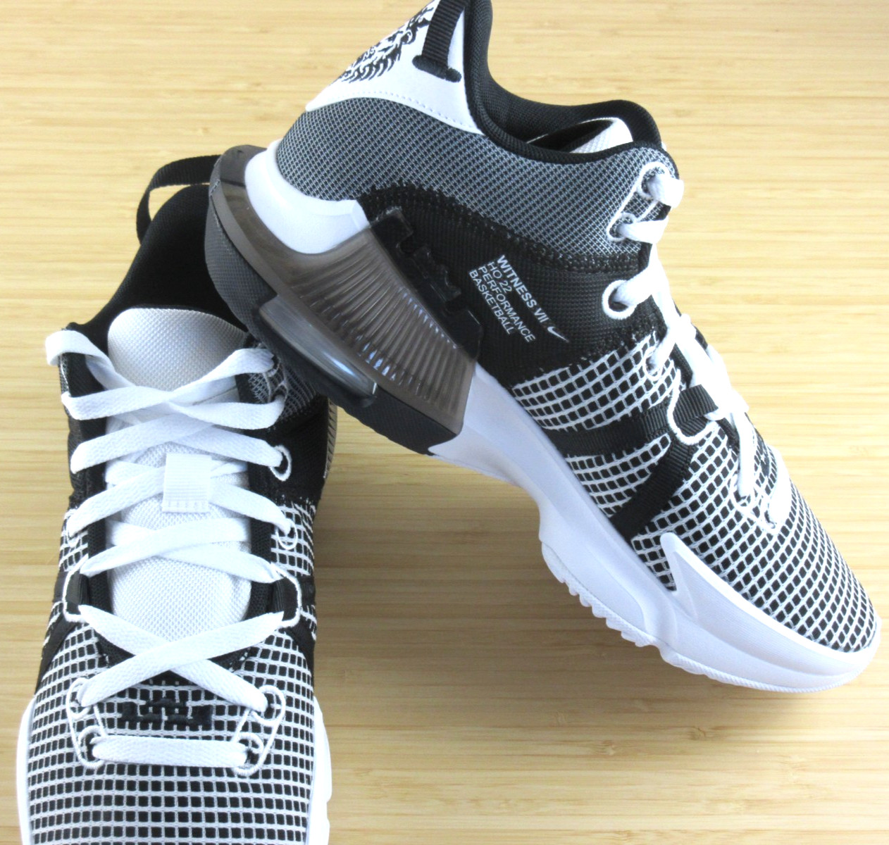 Nike Men's Lebron Witness VII Basketball Shoes White Silver Black Size 10.5 NIB thumbnail 4