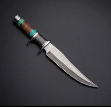 COLTELLO BOWIE DA CACCIA IN ACCIAIO DAMASCATO FATTO A MANO PERSONALIZZATO CON GAURD IN ACCIAIO.