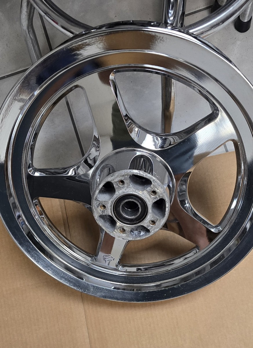 ハーレーフロントホイール 16x3.00 D クロームメッキ Harley Davidson ThunderStar FRONT Wheel 16