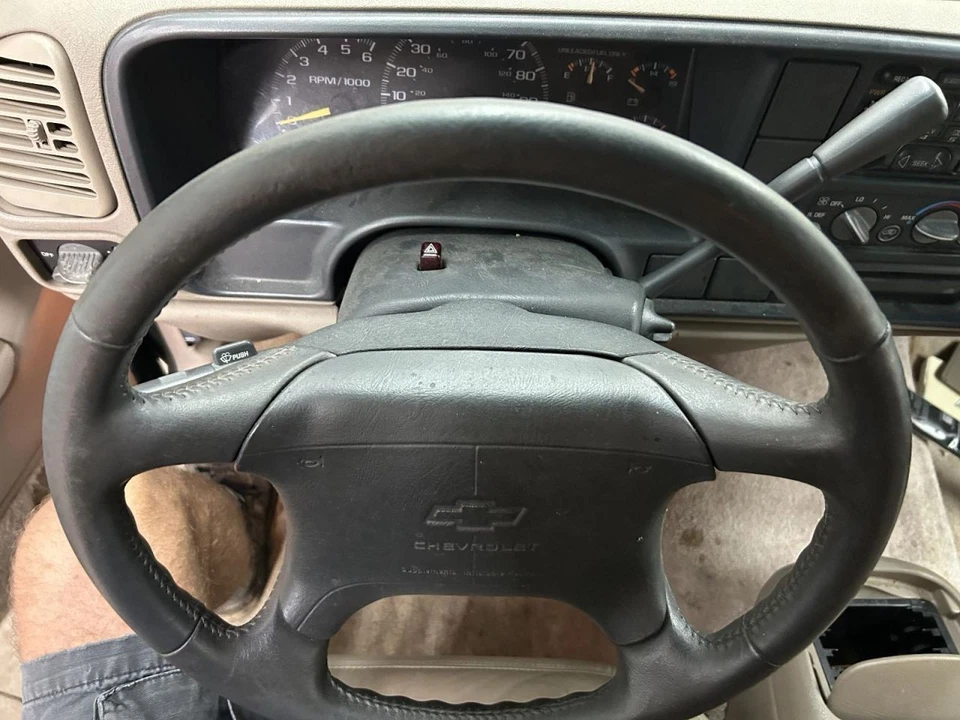 Chevrolet Suburban 2500 1997 volante Foto 3 de 4