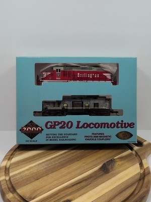 HO Scale Proto, GP20 Diesel Locomotive, CB&Q Burlington Red, #900 8122 448122