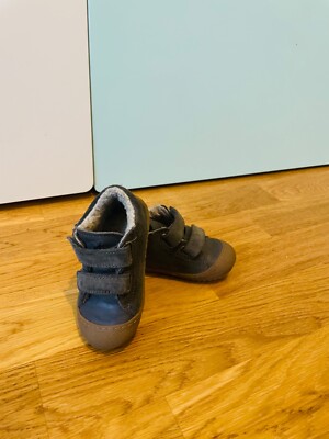 Kinderschuhe für Jungen und Mädchen in Größe 21 von Naturino, grau, wie neu