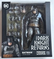 MAFEX No. 106 The Dark Knight Returns BATMAN - NIB FREE SHIPPING from USA SELLER