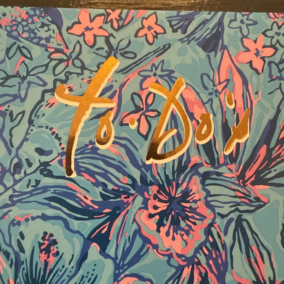 Lilly Pulitzer Tapa Dura Sin Fecha Planificador para Hacer, 6.5" x 8.5" Carcasas y Campanas Foto 2 de 4