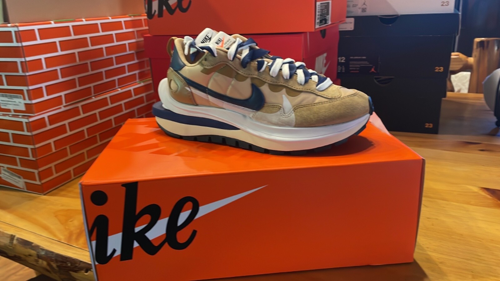 SACAI X NIKE Taglia 7 5 Nike VaporWaffle x Sacai Tan Navy