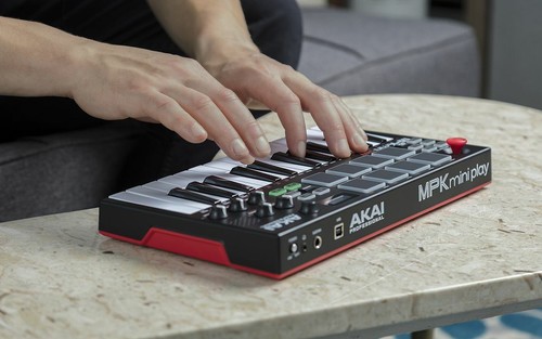 Akai MPK Mini Play Portable Keyboard with Built-in Speakers (1st Gen) - Picture 3 of 4