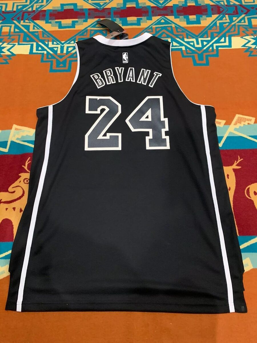 RARE🔥 Adidas NBA Kobe Bryant Los Angeles Lakers Black White RARE🔥 Adidas NBA Kobe Bryant Los Angeles Lakers Black White