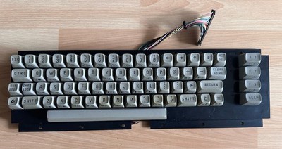 Commodore 16  Tastatur , works  #12 26