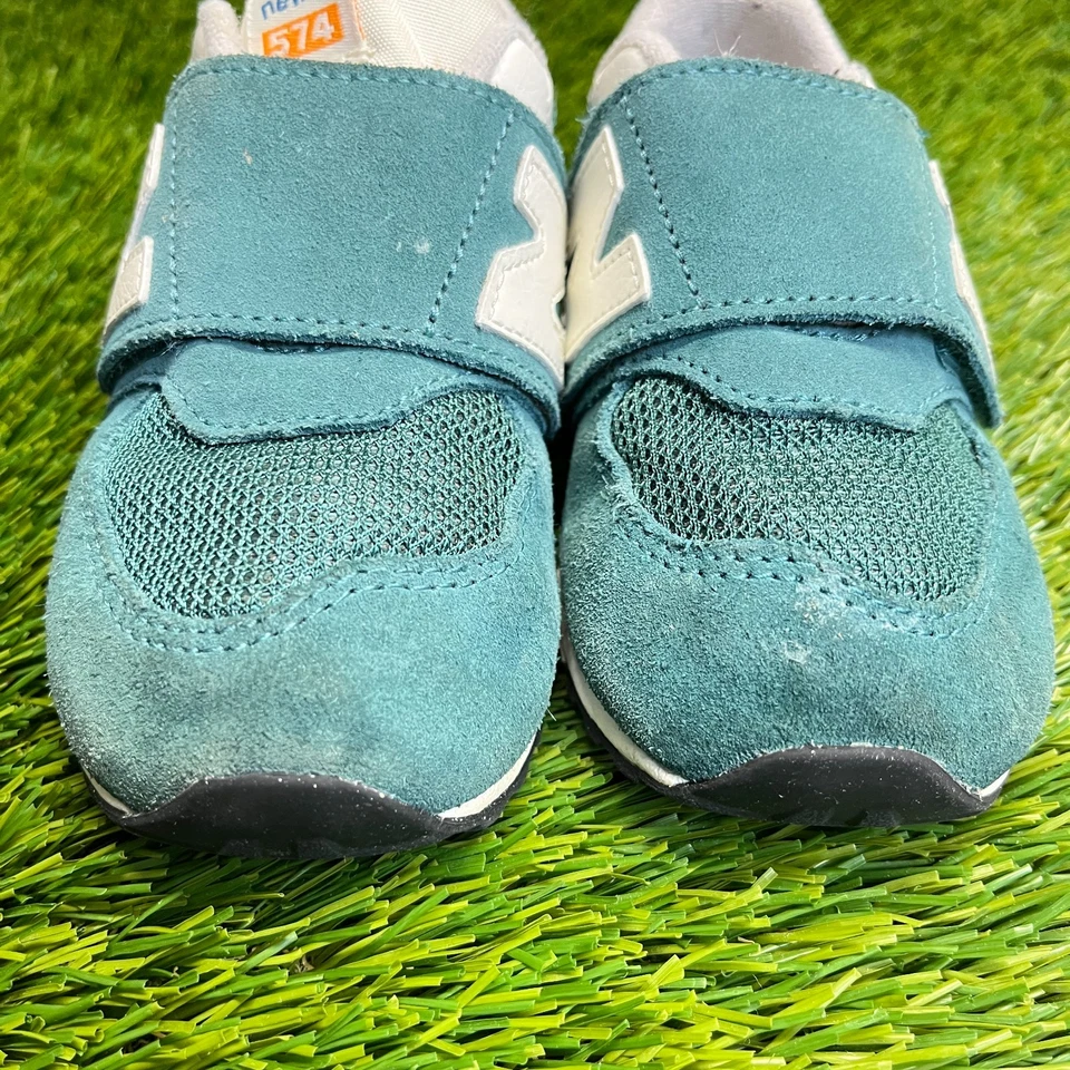 New Balance 574 Boys Size 8C Green White Athletic Running Walking Shoes Sneakers - Image 2 of 4