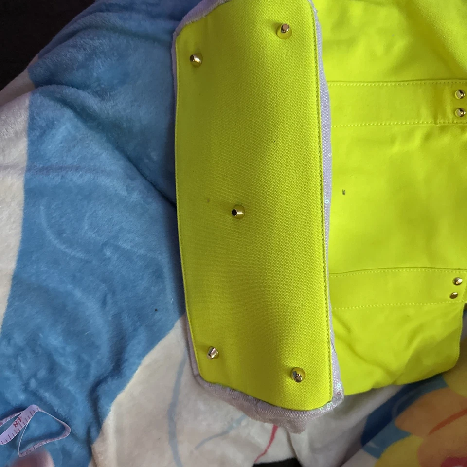 Bolso de Mano Deux Lux Lona Amarillo Neón, Nuevo con Etiquetas Foto 4 de 4