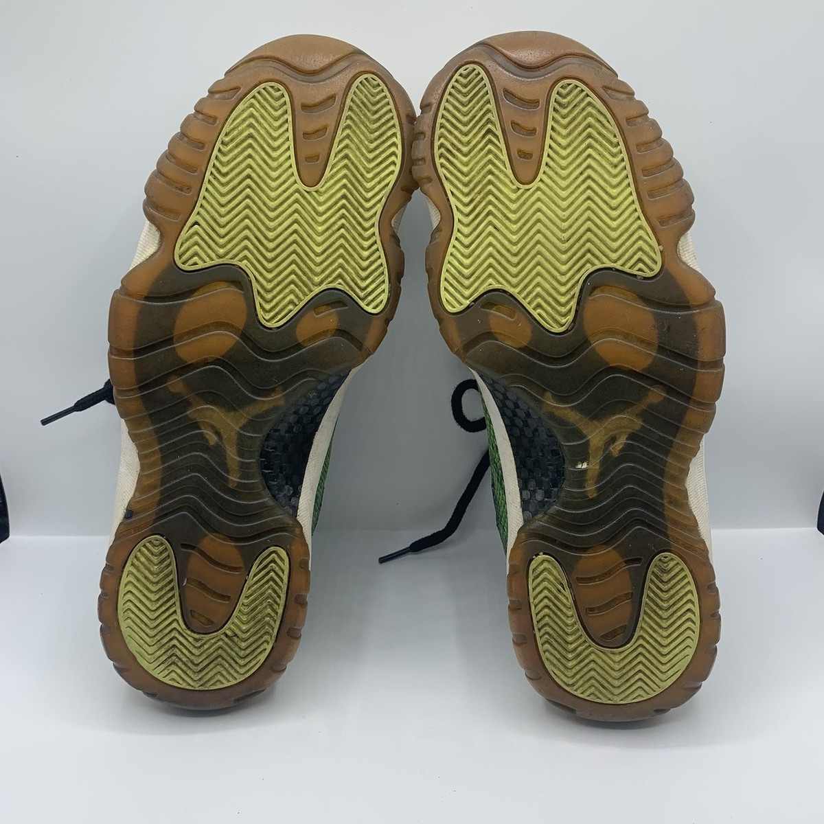 Nike Air Jordan 11 Retro Low Nightshade Green Snakeskin Size 12 #528895-033 Nike Air Jordan 11 Retro Low Nightshade Green Snakeskin Size  main image 3