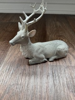 Nr. 341 Deko Weihnachten Hirsch liegend silber Glitzer 15x15cm