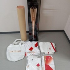 Tokyo Olympic Torch Runner Torch Official Uniform Stand 2020