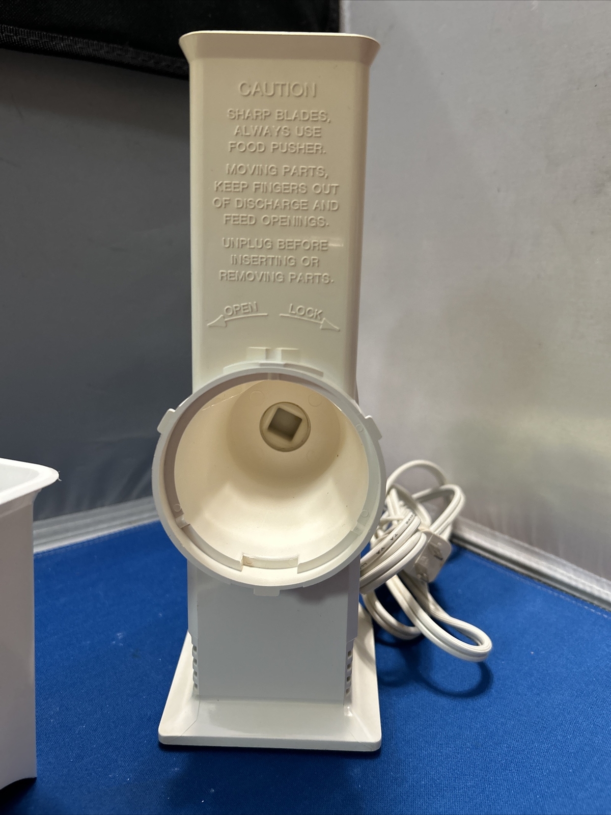 Presto Salad Shooter Electric Shredder Grater Slicer. 0291001 Works!