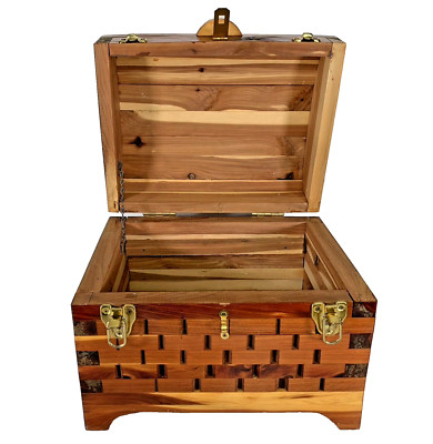 VTG Rustic Keepsake Wood Treasure Box Decorative 13x10 Round Top Trunk Handmade