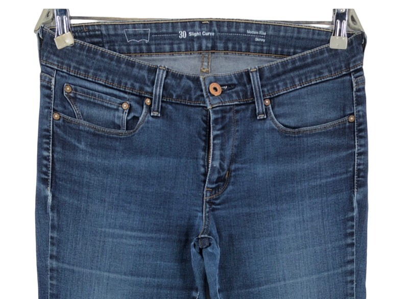 Jeans Levi's 501 Femme Taille W30 L30 - Skinny Légère Courbe - Occasion Très Bon état