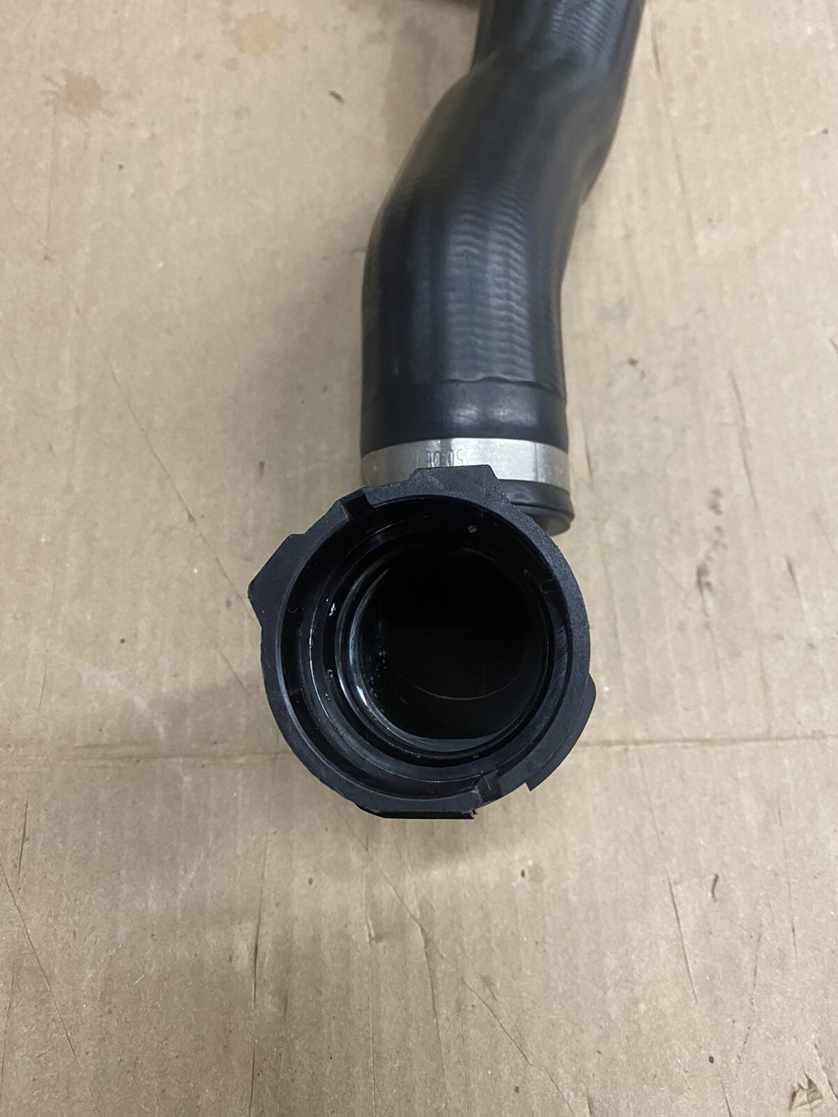 Coolant Radiator Hose With Temperature Sensor For 2013-2023 Bentley Flying Spur