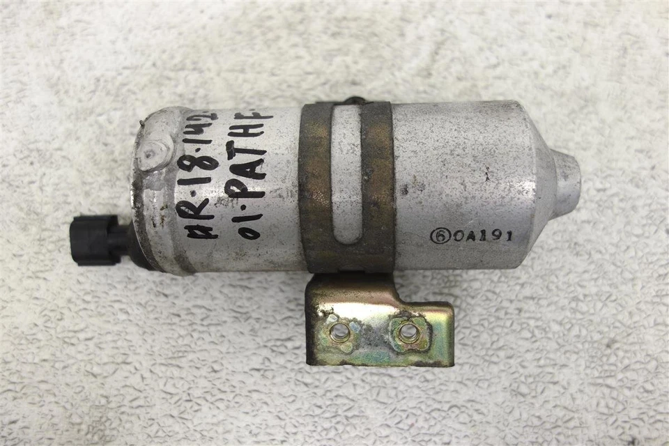 Conjunto de tanque de líquido condensador de CA Nissan Pathfinder 2001-2002 92131-2Y900 Foto 4 de 4