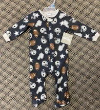 DALLAS COWBOYS GERBER ONESIES BRAND NEWBORN 0/3 M FOOTBALL SLEEP N PLAY   NWT