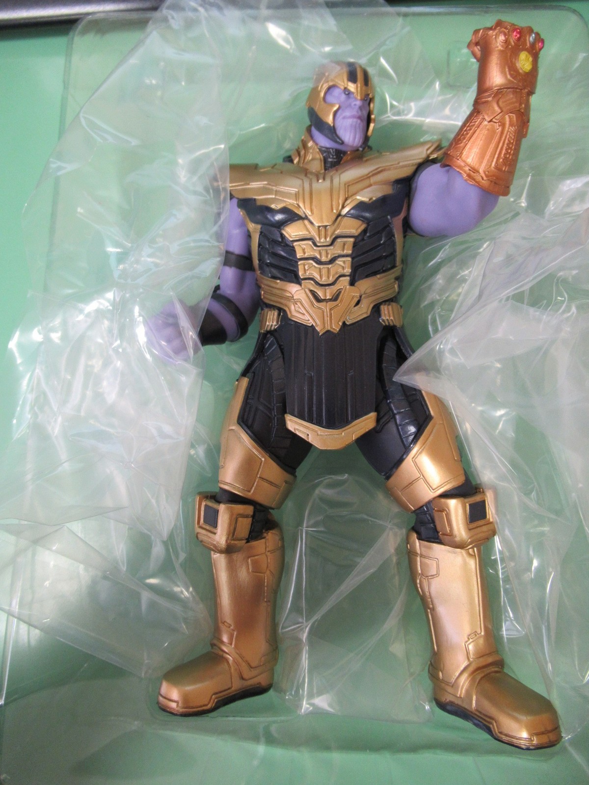 THANOS BOX DEFEKT 19cm Figur aus AVANGERS ENDGAME Sega Limited Premium