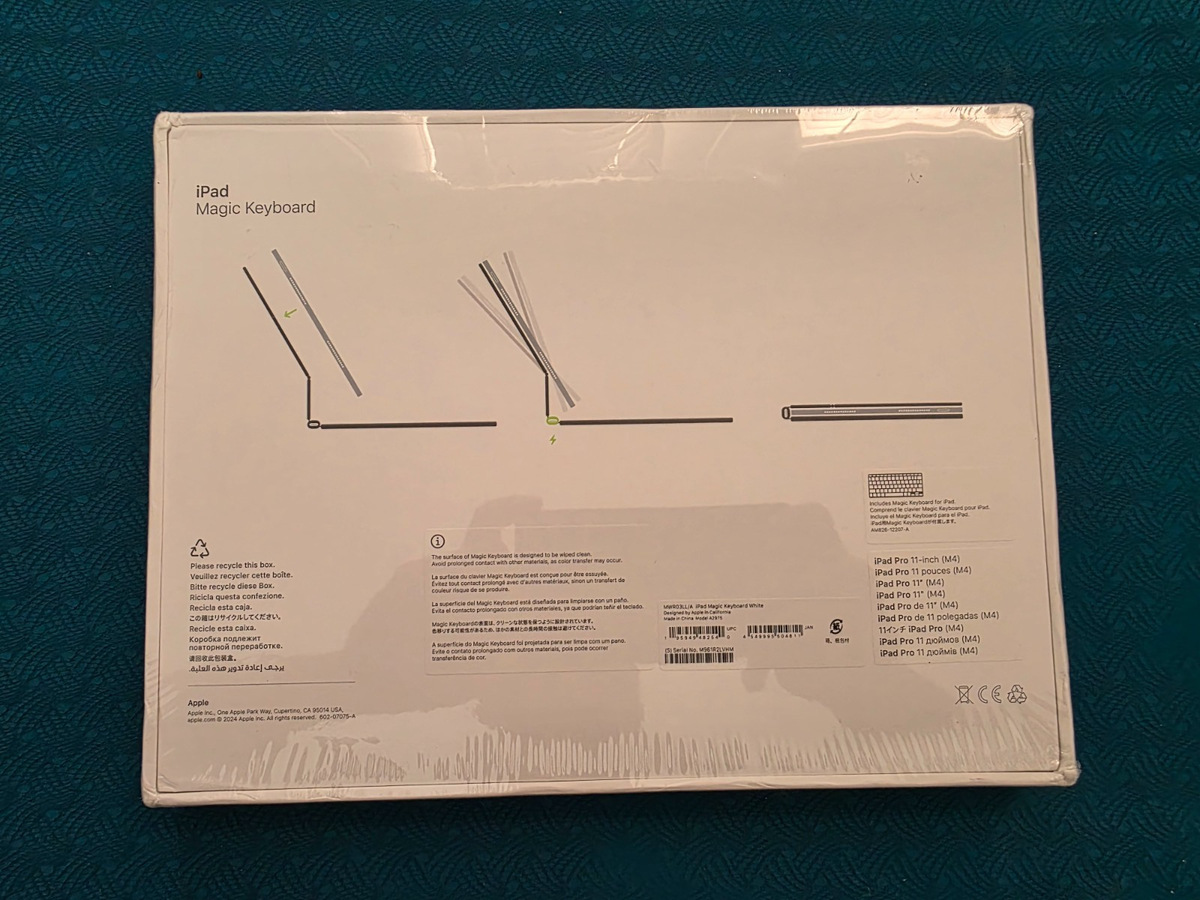 Apple Magic Keyboard Case for iPad Pro 11 inch M4 - White A2975