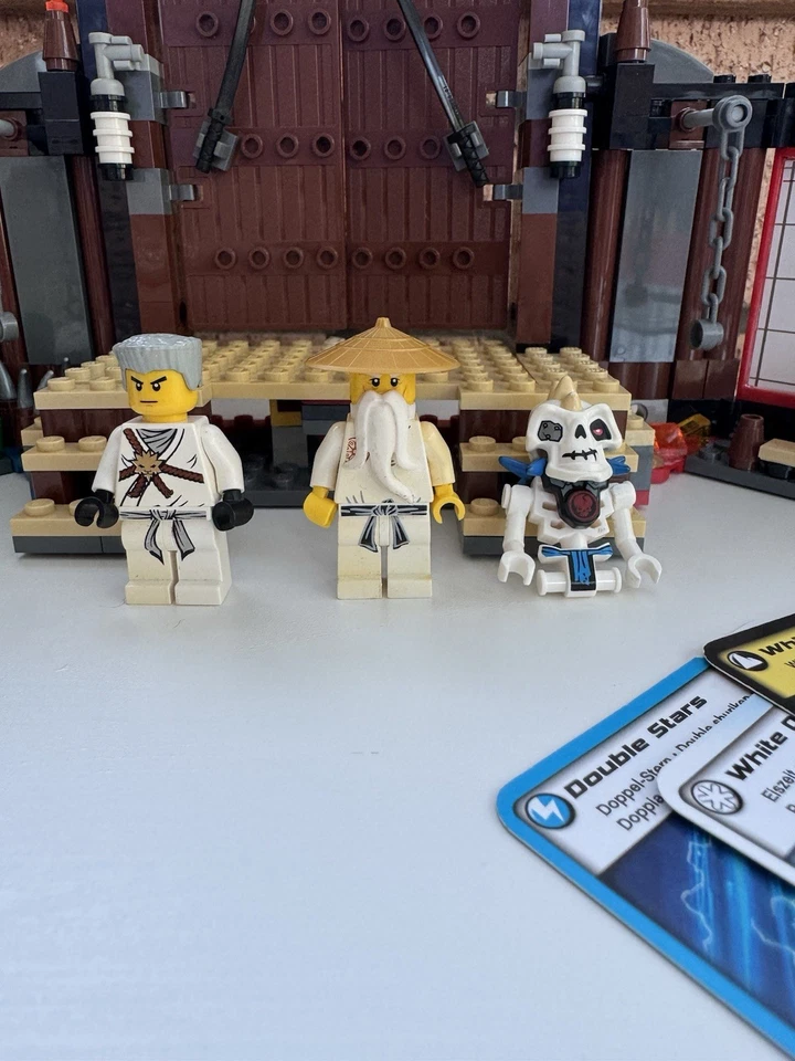 LEGO Ninjago 2504 Spinjitzu Dojo, photo 2 of 3