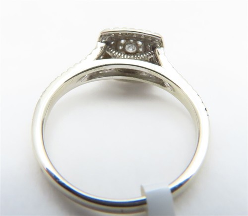 10k White Gold ~1/2CTW Diamond Halo Cluster Ring Size 7 - Picture 5 of 5